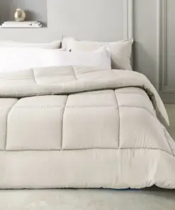 Trapunta Matrimoniale Jacquard in Puro Raso di Cotone Somma 1867 conchiglia – Cotone – Imbottitura 300 gr/mq Se sogni di trasformare la tua camera da letto in un'oasi di benessere esclusivo, la nuova trapunta jacquard double-face Somma 1867 è la scelta perfetta. Pensata per chi ama riposare avvolto dal lusso sussurrato del puro raso, questa trapunta unisce l'eccellenza della manifattura italiana a un comfort termico senza eguali. trapunta raso jacquard barre jewels Somma conchiglia